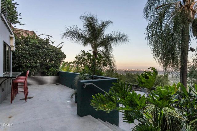 1411 Edgehill Place, Pasadena, CA 91103