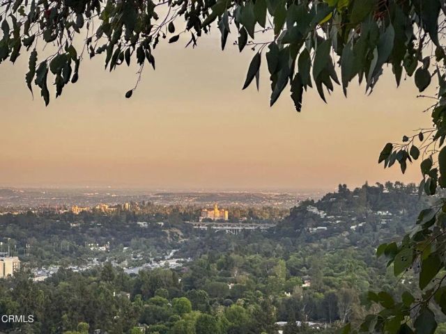 1411 Edgehill Place, Pasadena, CA 91103