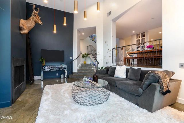 1411 Edgehill Place, Pasadena, CA 91103