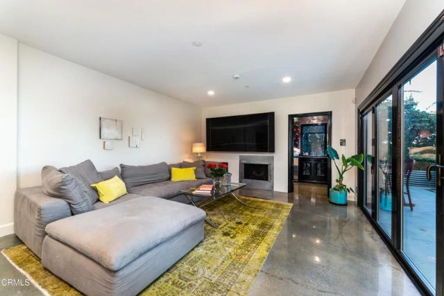 1411 Edgehill Place, Pasadena, CA 91103