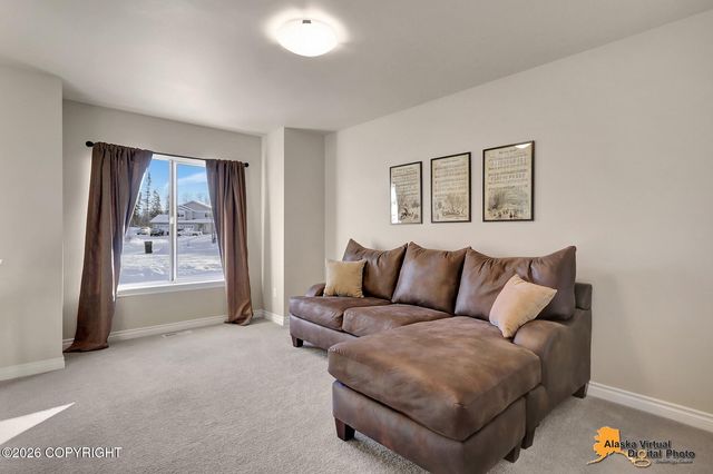 6047 E Sun Crest Drive, Wasilla, AK 99654