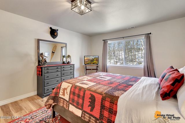 6047 E Sun Crest Drive, Wasilla, AK 99654