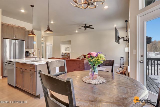 6047 E Sun Crest Drive, Wasilla, AK 99654