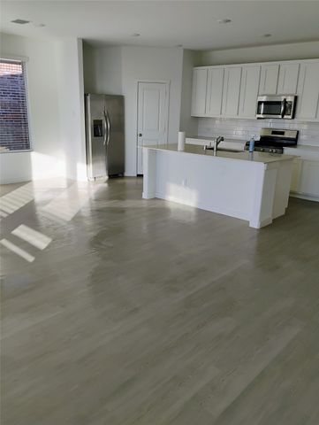 1016 Flameleaf Drive, Princeton, TX 75407