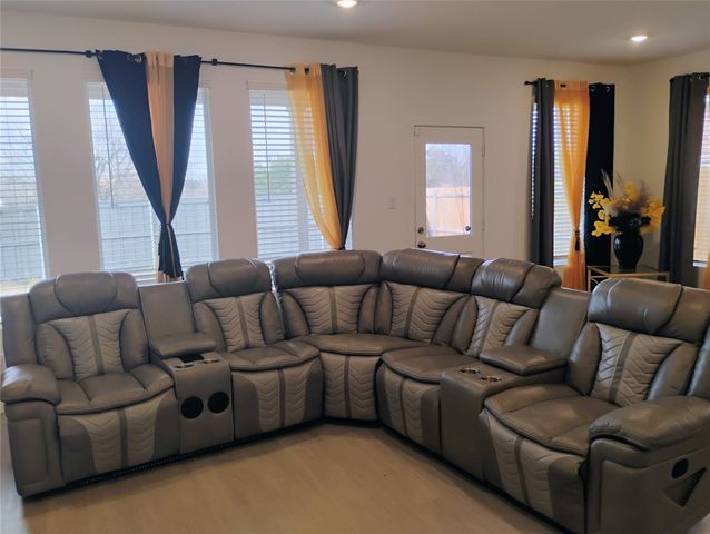 1016 Flameleaf Drive, Princeton, TX 75407