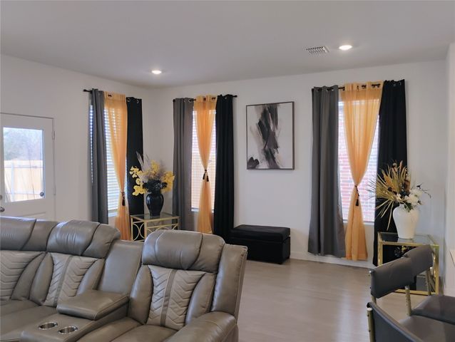 1016 Flameleaf Drive, Princeton, TX 75407