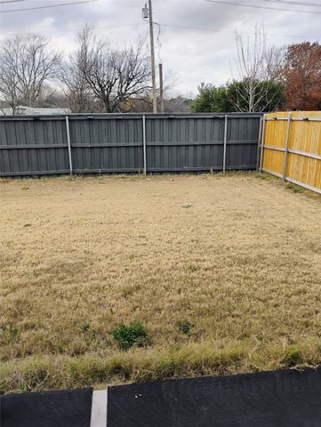 1016 Flameleaf Drive, Princeton, TX 75407