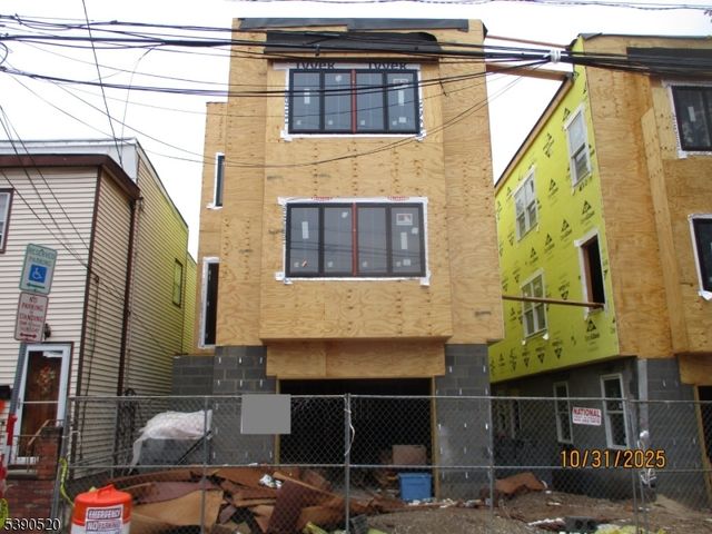 682 N 7th Street, Newark City, NJ 07107