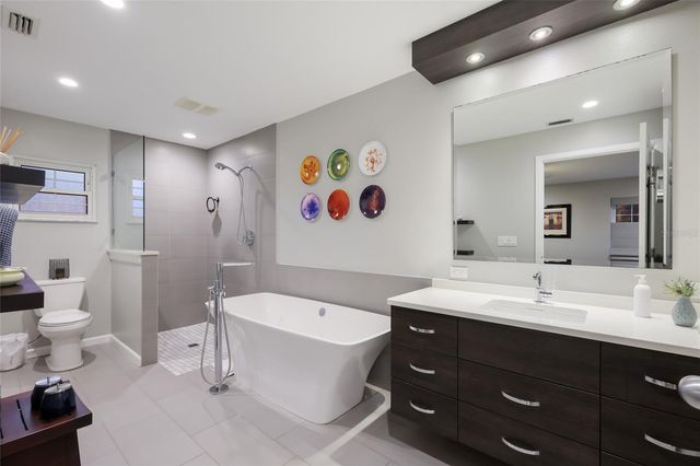 428 SAPPHIRE DRIVE, Sarasota, FL 34234