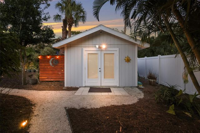 428 SAPPHIRE DRIVE, Sarasota, FL 34234