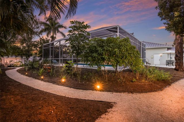 428 SAPPHIRE DRIVE, Sarasota, FL 34234