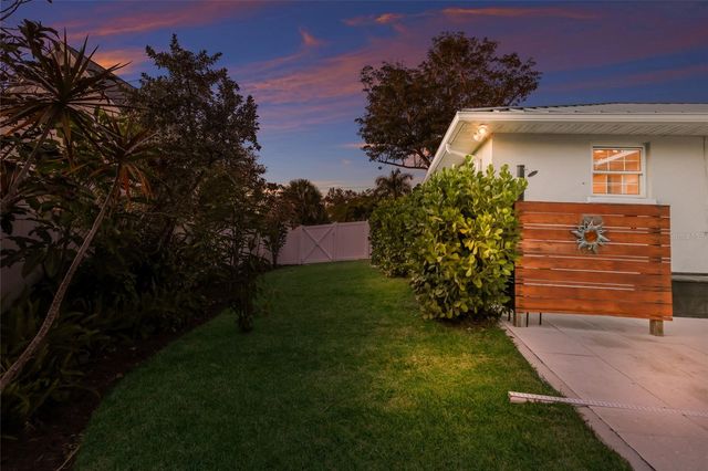 428 SAPPHIRE DRIVE, Sarasota, FL 34234