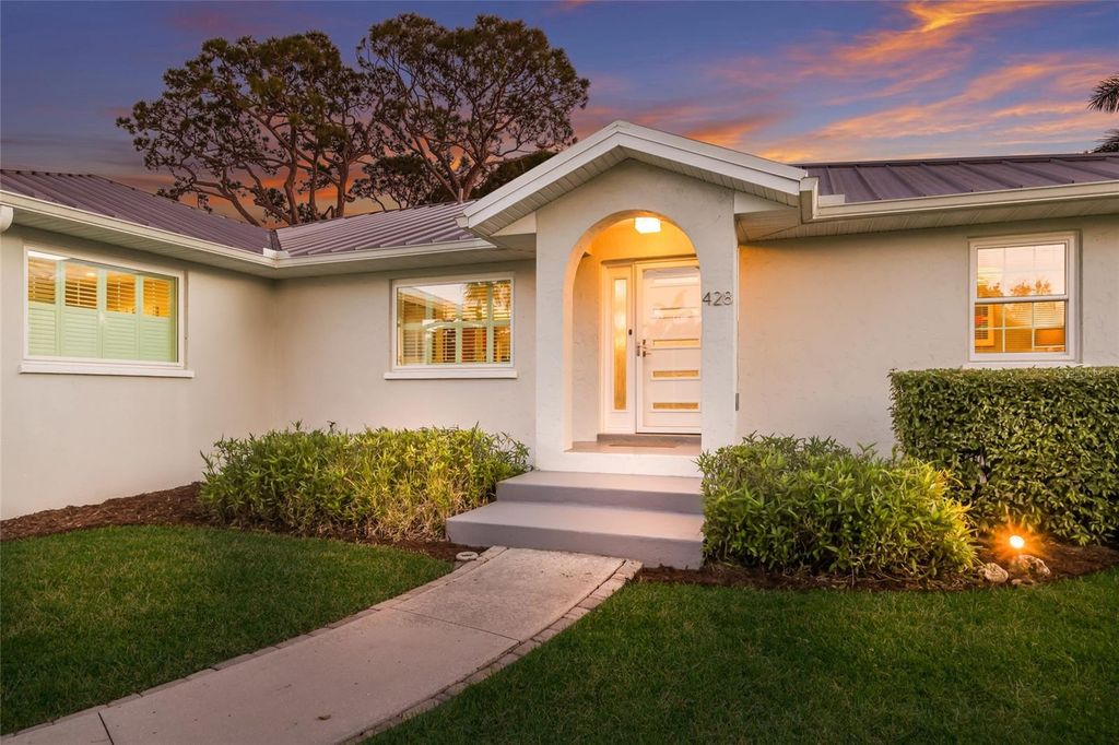 Image 2 of property listing at 428 SAPPHIRE DRIVE, Sarasota, FL 34234