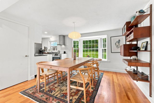 52 Blue Hills Rd, Amherst, MA 01002