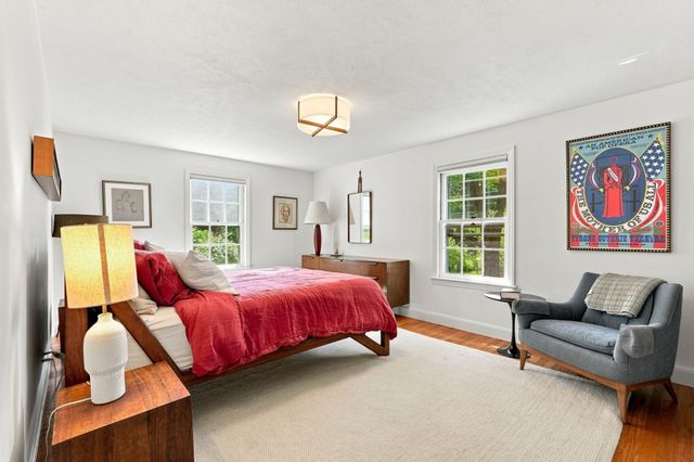 52 Blue Hills Rd, Amherst, MA 01002