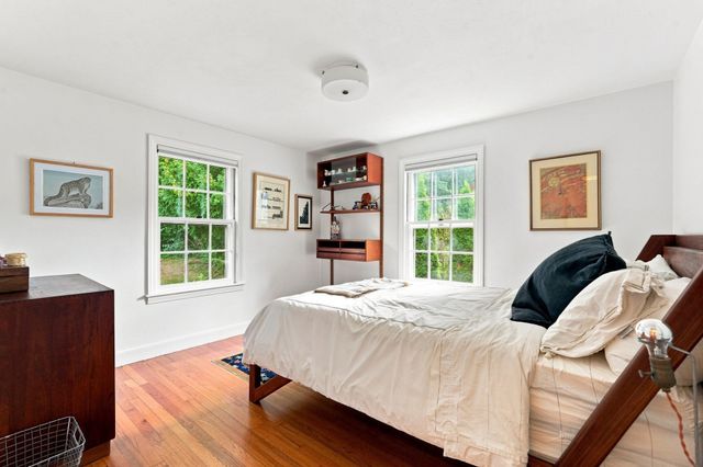 52 Blue Hills Rd, Amherst, MA 01002