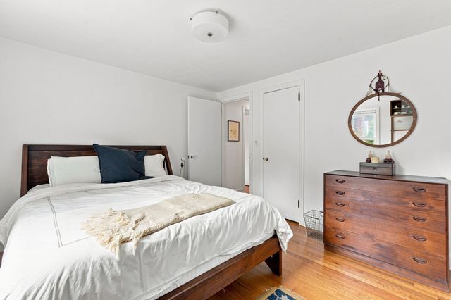 52 Blue Hills Rd, Amherst, MA 01002