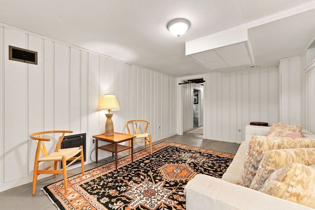52 Blue Hills Rd, Amherst, MA 01002