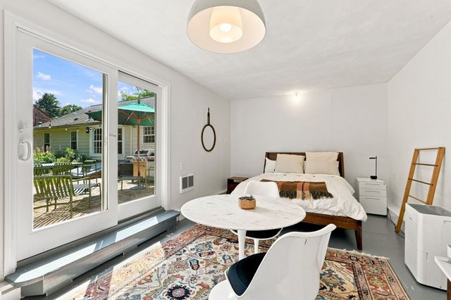 52 Blue Hills Rd, Amherst, MA 01002