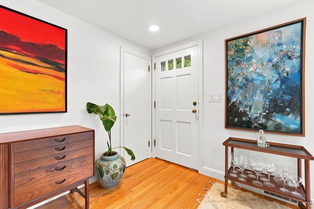 52 Blue Hills Rd, Amherst, MA 01002