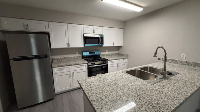 10001 Westpark Drive 86, Houston, TX 77042