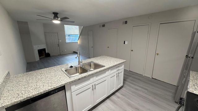 10001 Westpark Drive 86, Houston, TX 77042