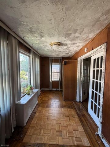 139 Osborne Ter, Newark City, NJ 07108