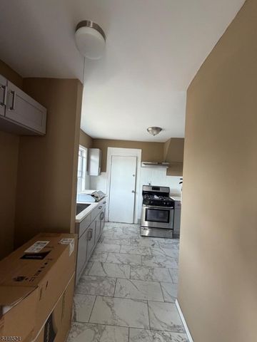 139 Osborne Ter, Newark City, NJ 07108