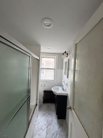 139 Osborne Ter, Newark City, NJ 07108