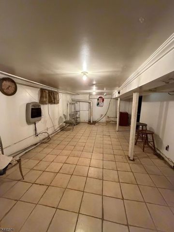139 Osborne Ter, Newark City, NJ 07108