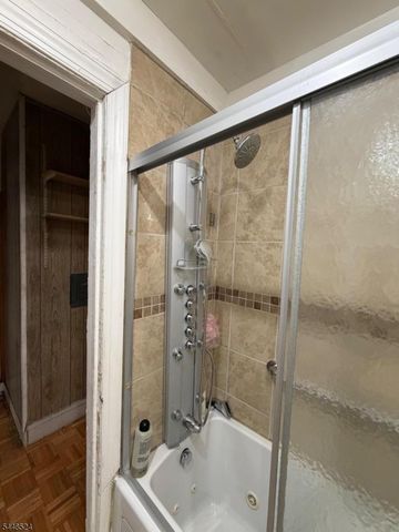 139 Osborne Ter, Newark City, NJ 07108