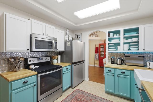 1925 PINE COURT, Deland, FL 32720