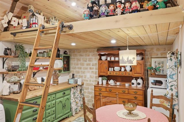 1925 PINE COURT, Deland, FL 32720