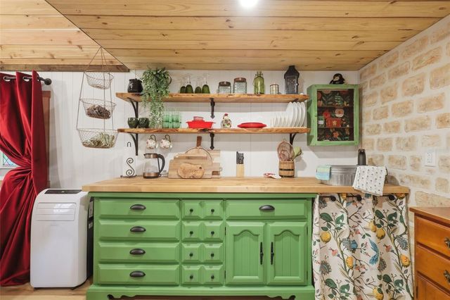 1925 PINE COURT, Deland, FL 32720