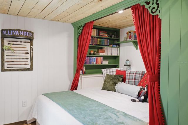 1925 PINE COURT, Deland, FL 32720