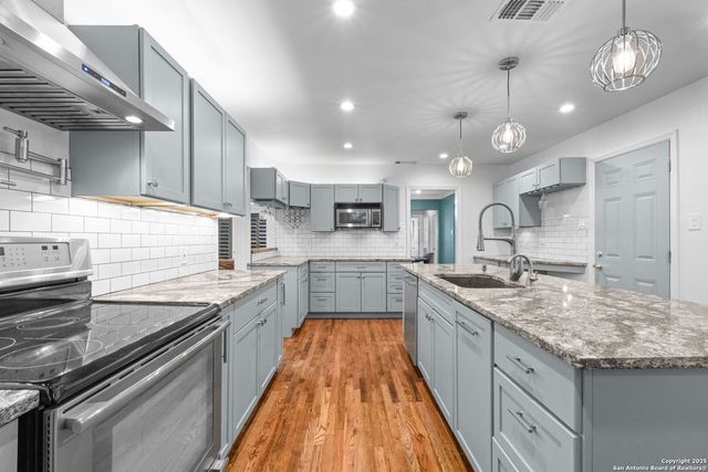 454 Paseo Encinal, Olmos Park, TX 78212