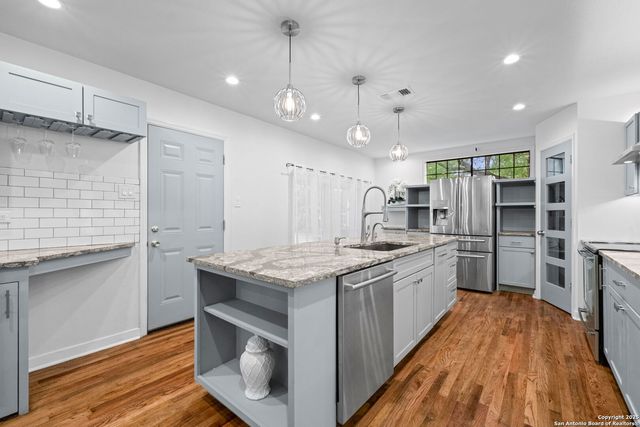 454 Paseo Encinal, Olmos Park, TX 78212
