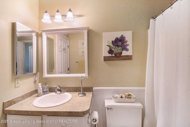 6606 Windsong Way, Lansing, MI 48917