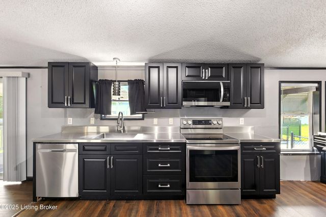 213 Octagon Ave, Louisville, KY 40229