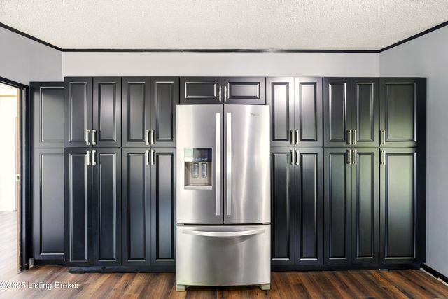 213 Octagon Ave, Louisville, KY 40229