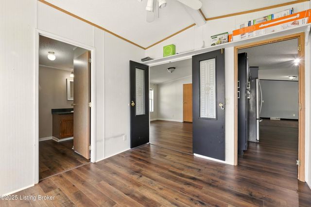 213 Octagon Ave, Louisville, KY 40229