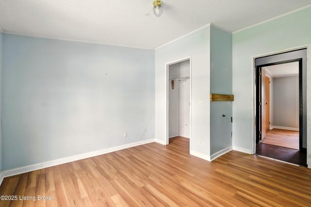 213 Octagon Ave, Louisville, KY 40229