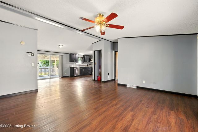 213 Octagon Ave, Louisville, KY 40229