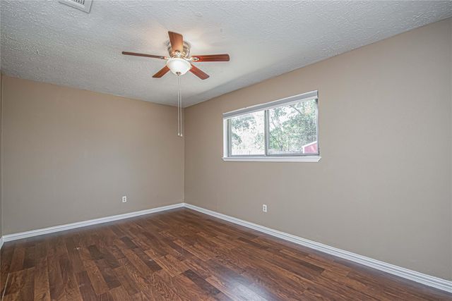 16778 Gleneagle Drive N, Conroe, TX 77385