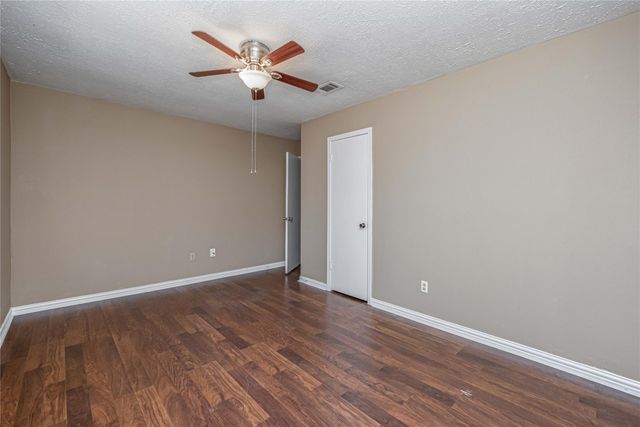 16778 Gleneagle Drive N, Conroe, TX 77385