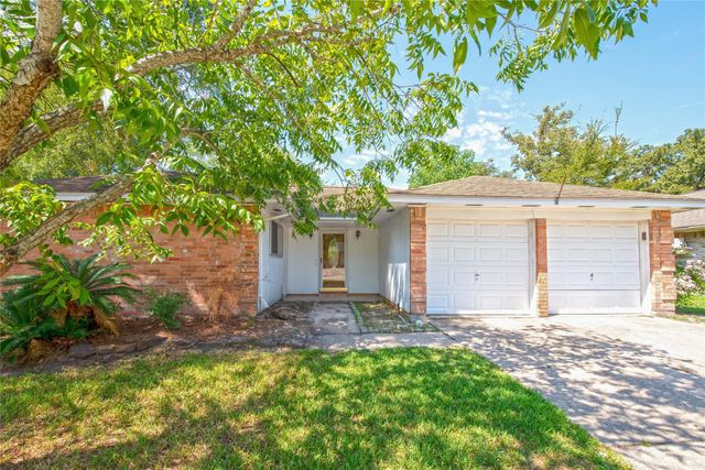 16778 Gleneagle Drive N, Conroe, TX 77385