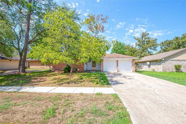 16778 Gleneagle Drive N, Conroe, TX 77385