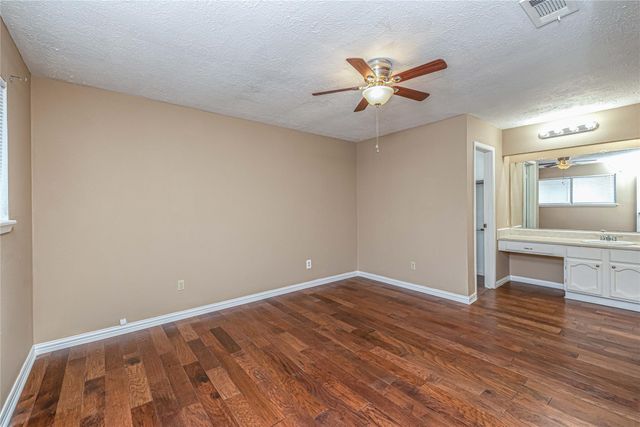 16778 Gleneagle Drive N, Conroe, TX 77385