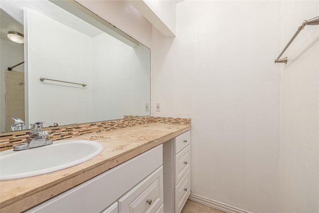 16778 Gleneagle Drive N, Conroe, TX 77385