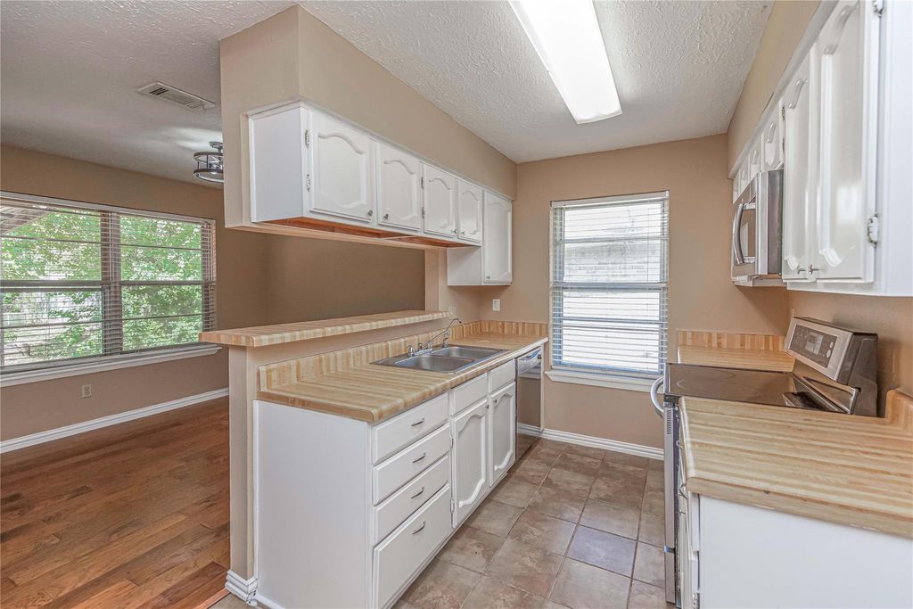 16778 Gleneagle Drive N, Conroe, TX 77385